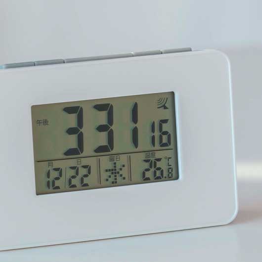 電波目覚まし時計画像3