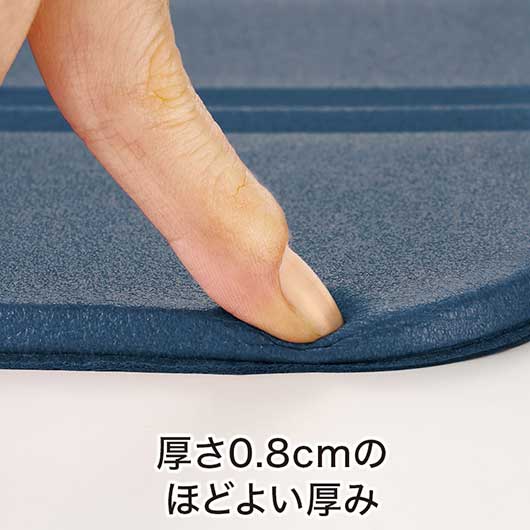 カラモ　コンパクトになるレジャークッション（巾着付き）　ネイビー画像4
